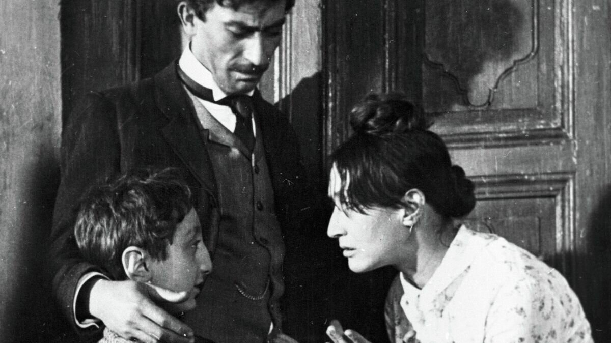    Актеры В. Кикабидзе и С.Чиаурели в фильме Г. Данелии "Не горюй"© РИА Новости