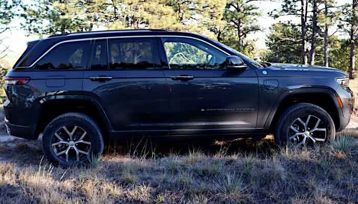    Американский джип «Grand Cherokee» 2022 года прибывает на автомобильный рынок, соответственно требует технического обзора возможностей