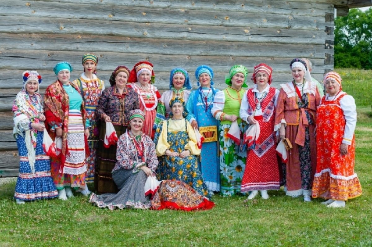    Народная песня, будто мать, даёт жизнь новым песням.