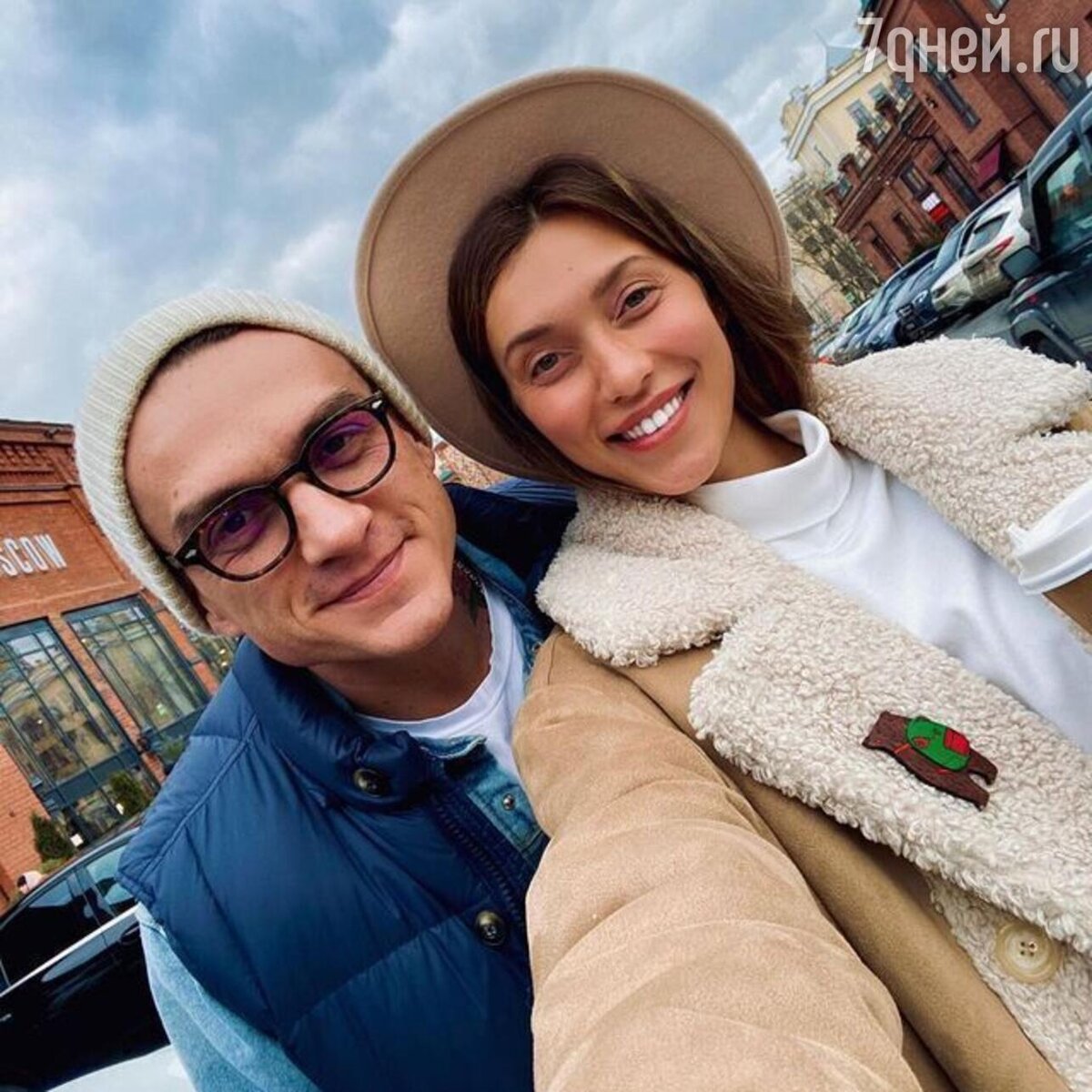    Влад Топалов и Регина Тодоренко Социальные сети