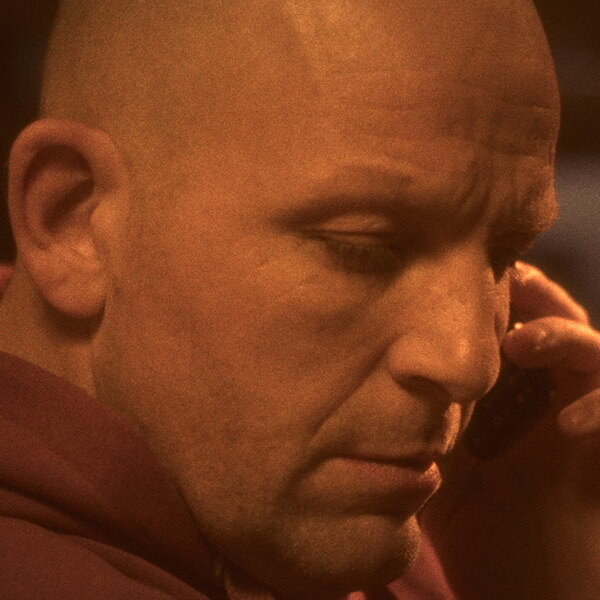     «Снег, сестра и росомаха» покажет любовь по телефону полицейского и религиозной проповедницы