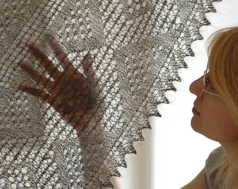     На вязание одного платка уходит месяц Олег РУКАВИЦЫН