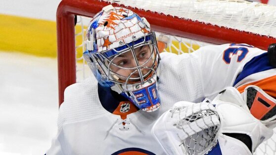    "Каролина" обыграла "Айлендерс" во втором матче серии плей-офф НХЛ Даниил Шалонников