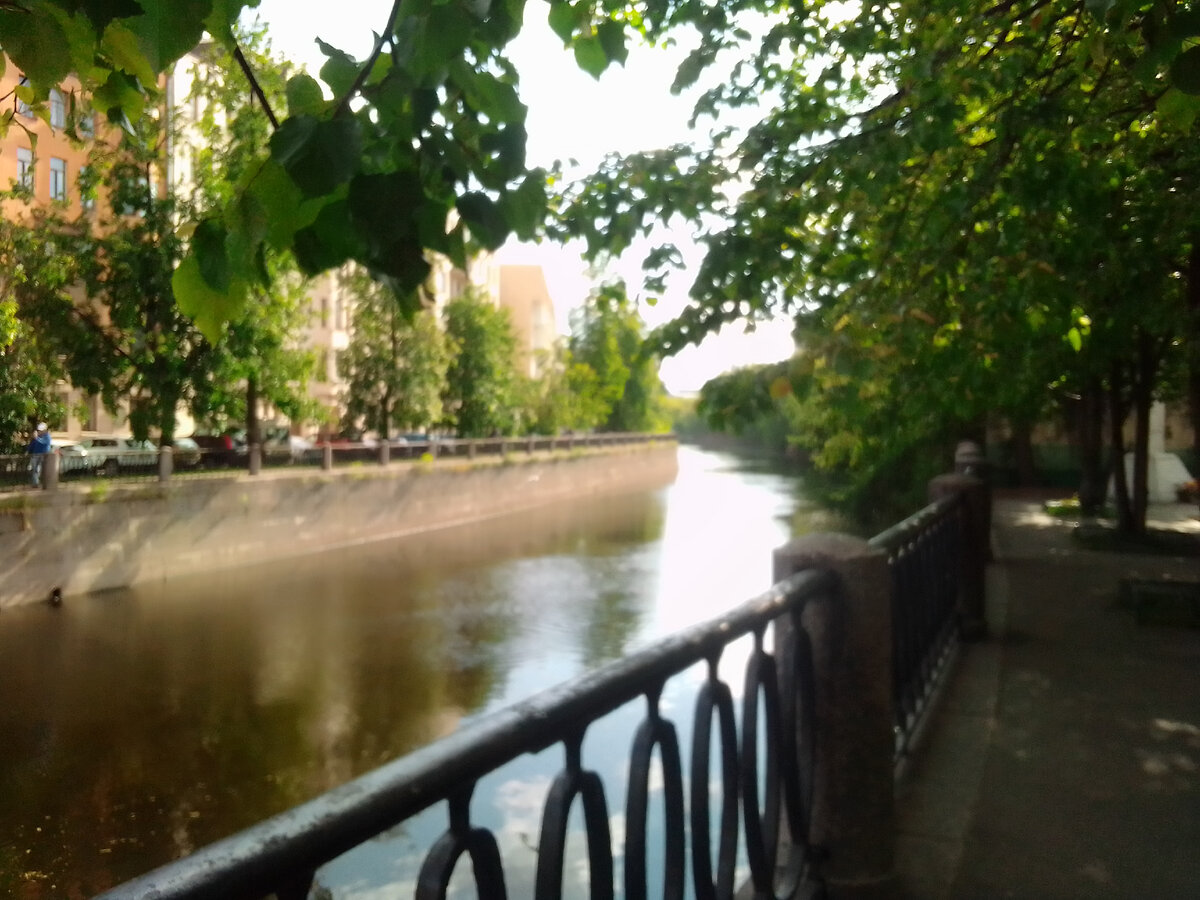 кадр из сериала Эпизоды 🔑