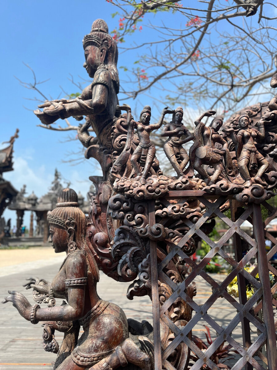 Храм Истины