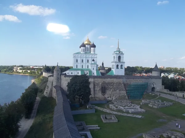 Псковский Кром. Вид с Власьевской башни