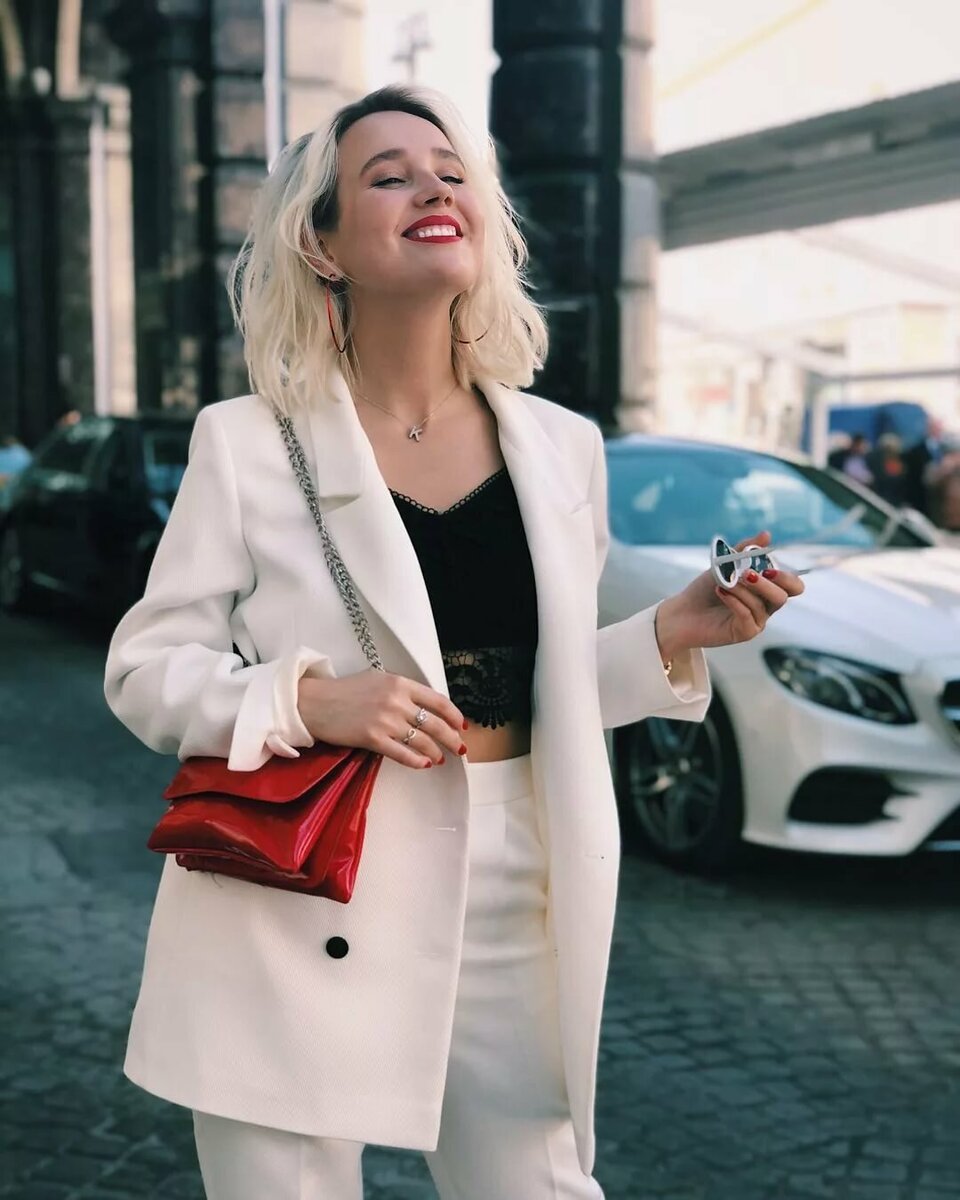 Фото идея с Клава Кока. Кадр из открытого источника