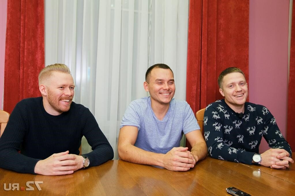 Максим Морозов (слева) и два участника команды "Союз" 