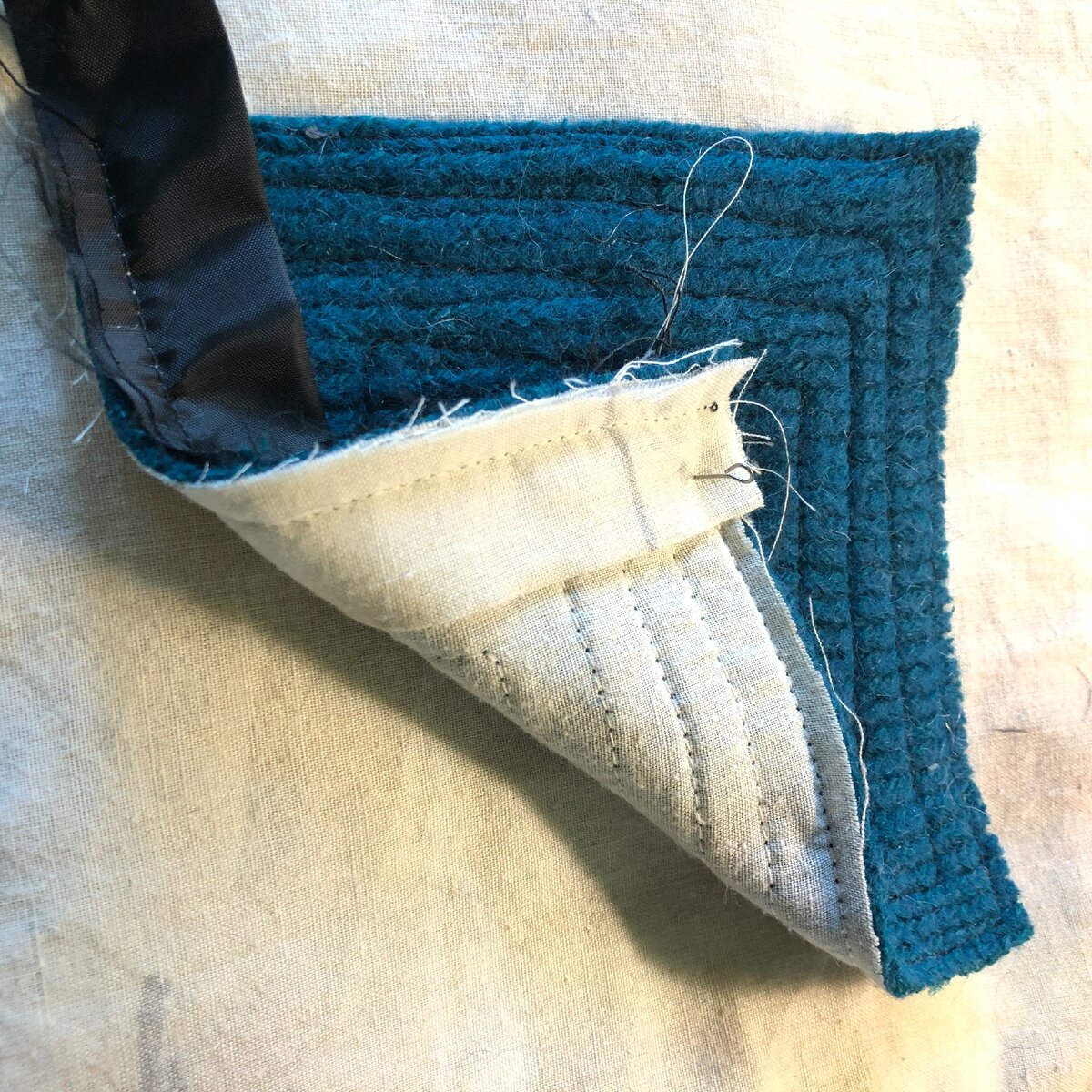 Плед из старых свитеров