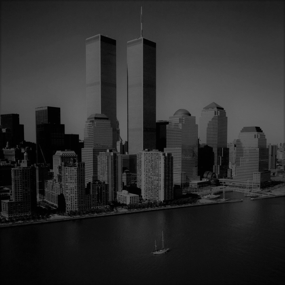 убыток: 1 трлн $