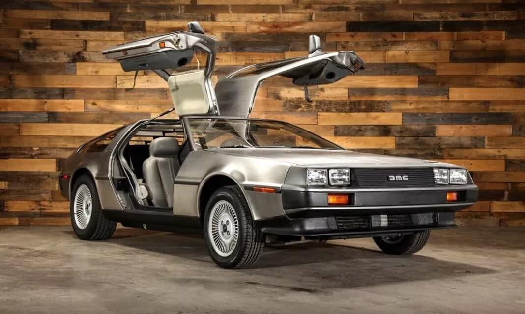 DMC 44 DELOREAN