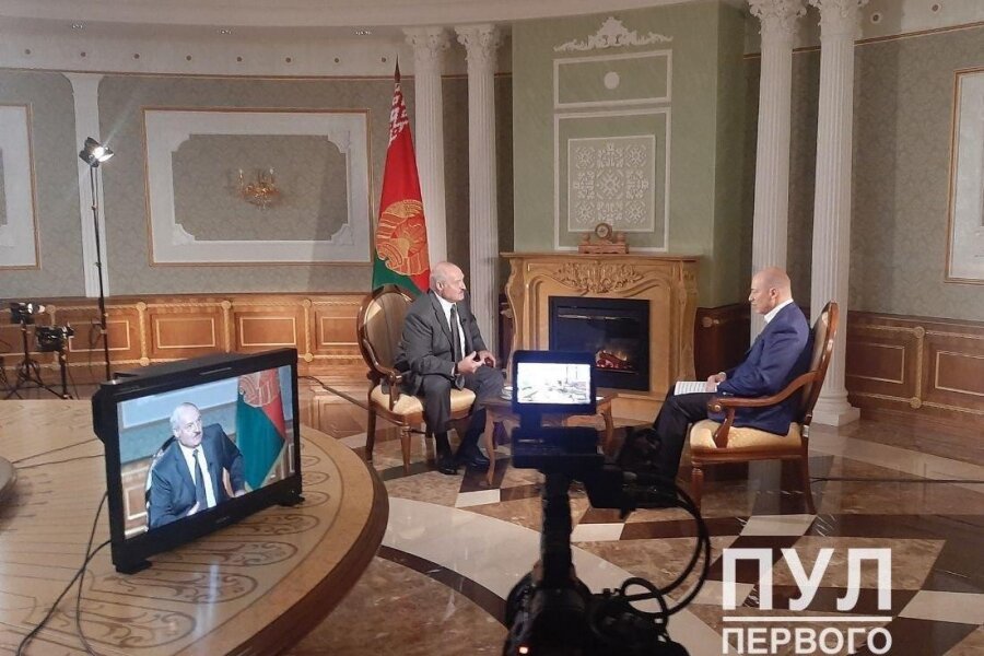 Картинка взята с сайта nn.by. Лукашенко дал интервью журналисту Гордону. 