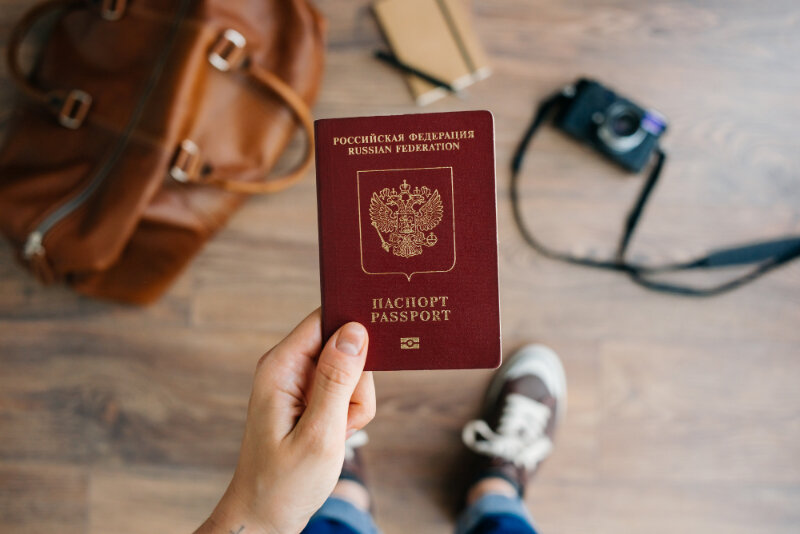 Документы и ценные вещи держите при себе