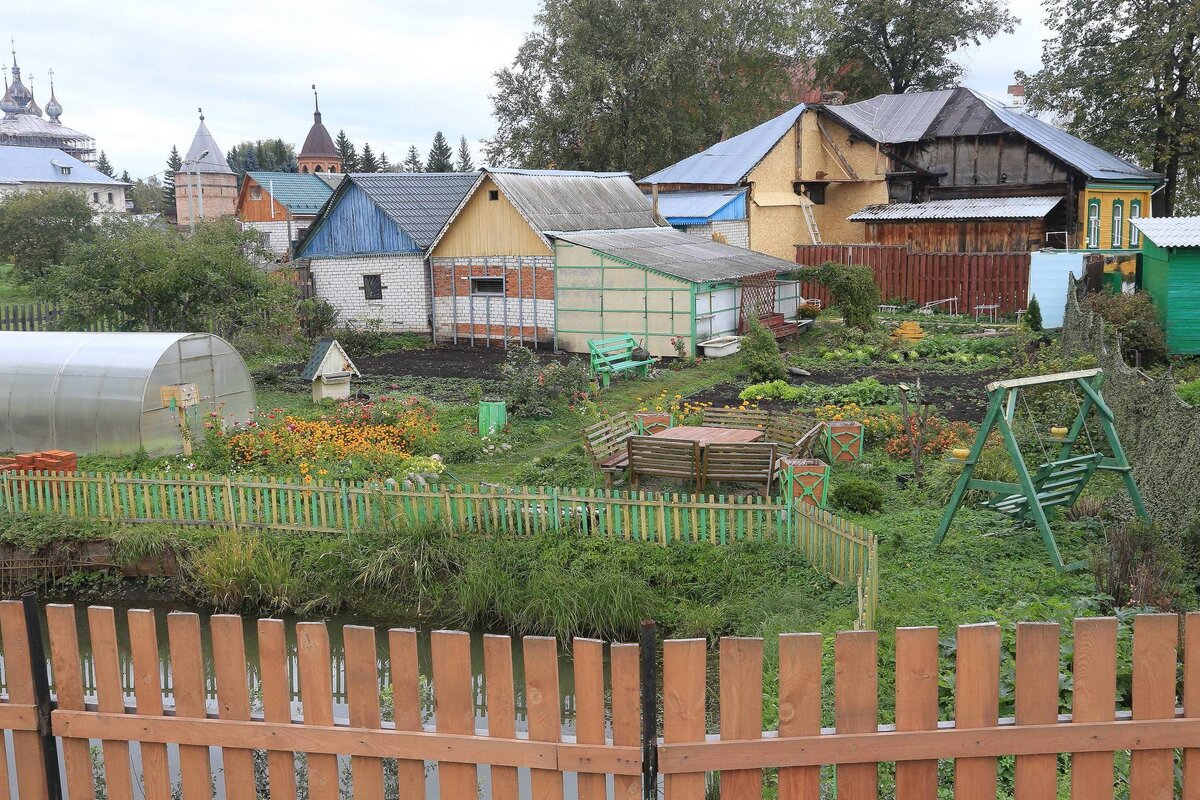 Заглядывая в чужие огороды...