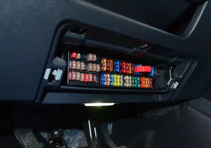 36й предохранитель на 15 А