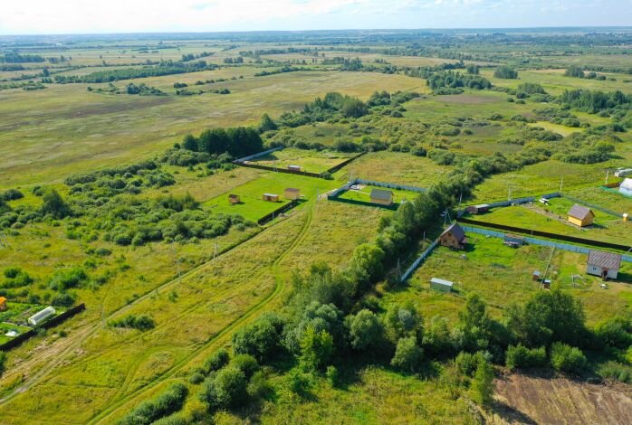 В подмосковном дачном поселке «Золотая подкова» участки по 35 тысяч рублей за сотку