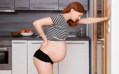 Когда роды уже набирают свою силу, и схватки следуют через каждые 2-5 минут, длительностью 40-60 секунд, мы говорим об активных родах. Активные роды длятся от 2 до 3.5 часов, и шейка матки раскрывается от 4 до 8 см.