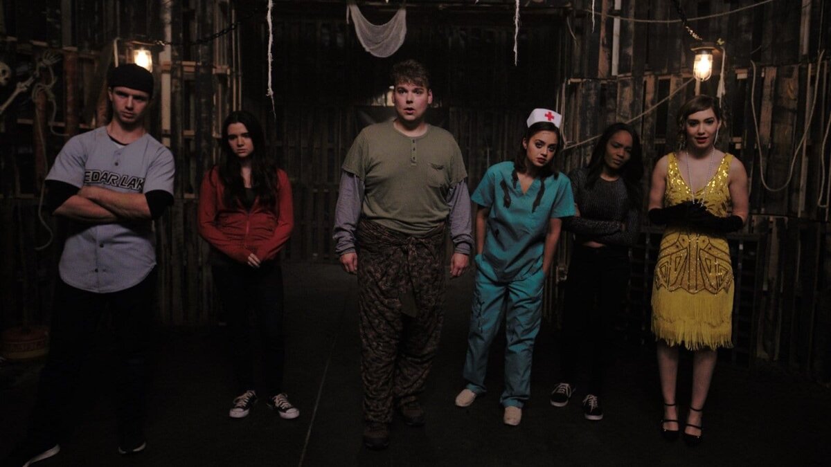 В главных ролях: Кэти Стивенс, Уилл Бриттэйн, Лорин Алиса МакКлейн, Эндрю Колдуэлл, Шази Раджа, Шулер Хелфорд.