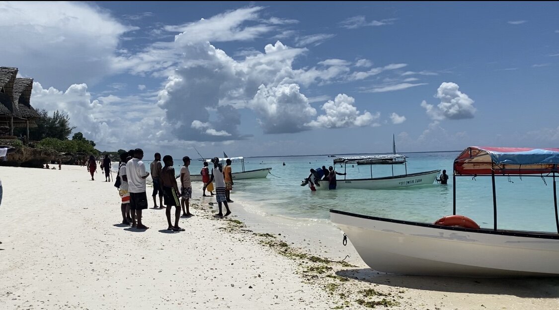 На фото пляж деревни Нунгви  