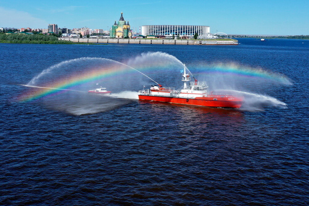 А вот и сам катер