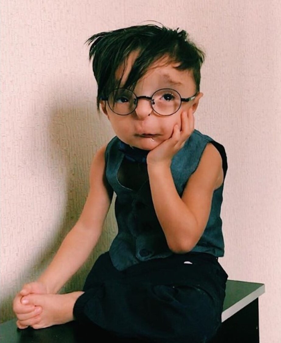 Рустам, источник: яндекс.картинки