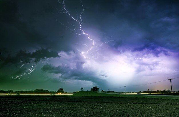 <a href="https://www.freepik.com/photos/lightning">Lightning photo created by welcomia - www.freepik.com</a>