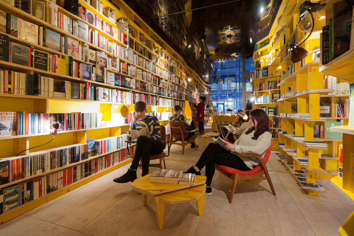 Книжный магазин в Америке