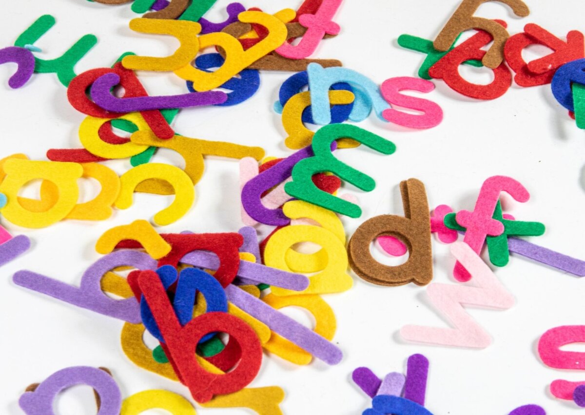 подготовлено в редакторе canva