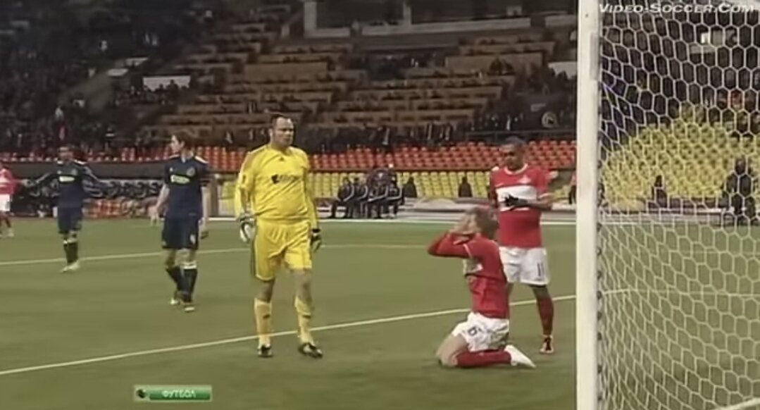 Йерун Верхувен в матче "Спартак" - "Аякс" в 2011 году. Скриншот с видео "НТВ-Плюс"