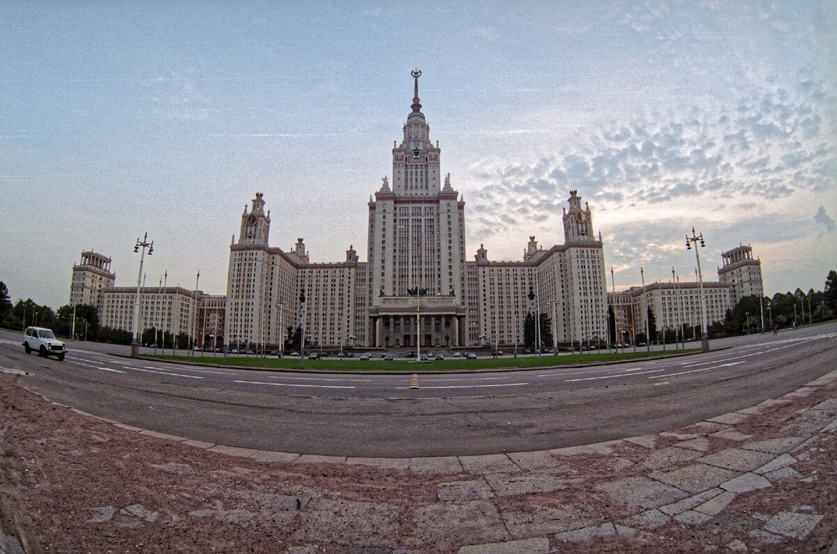 Главное здание МГУ. Пригодился "рыбий глаз" от Зенита.