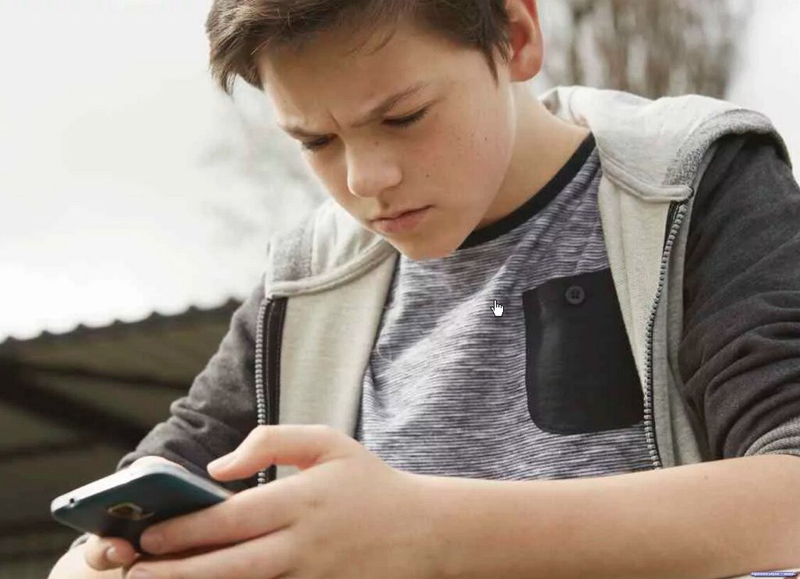 «Всё, мама меня убьет!» - подумал несчастный мальчик... 