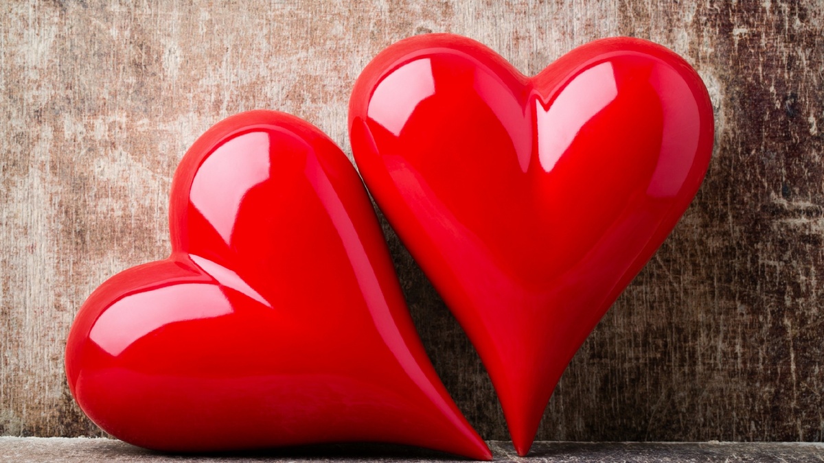 Источник картинки https://img4.goodfon.ru/original/2560x1440/6/24/heart-love-wood-para-romantic-vliublennye-liubov-serdtse-2.jpg