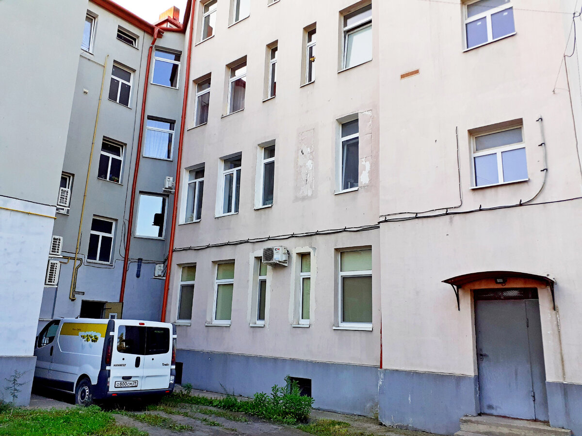 Двор дома №15 по ул. Ленина в г. Советске Калининградской обл.