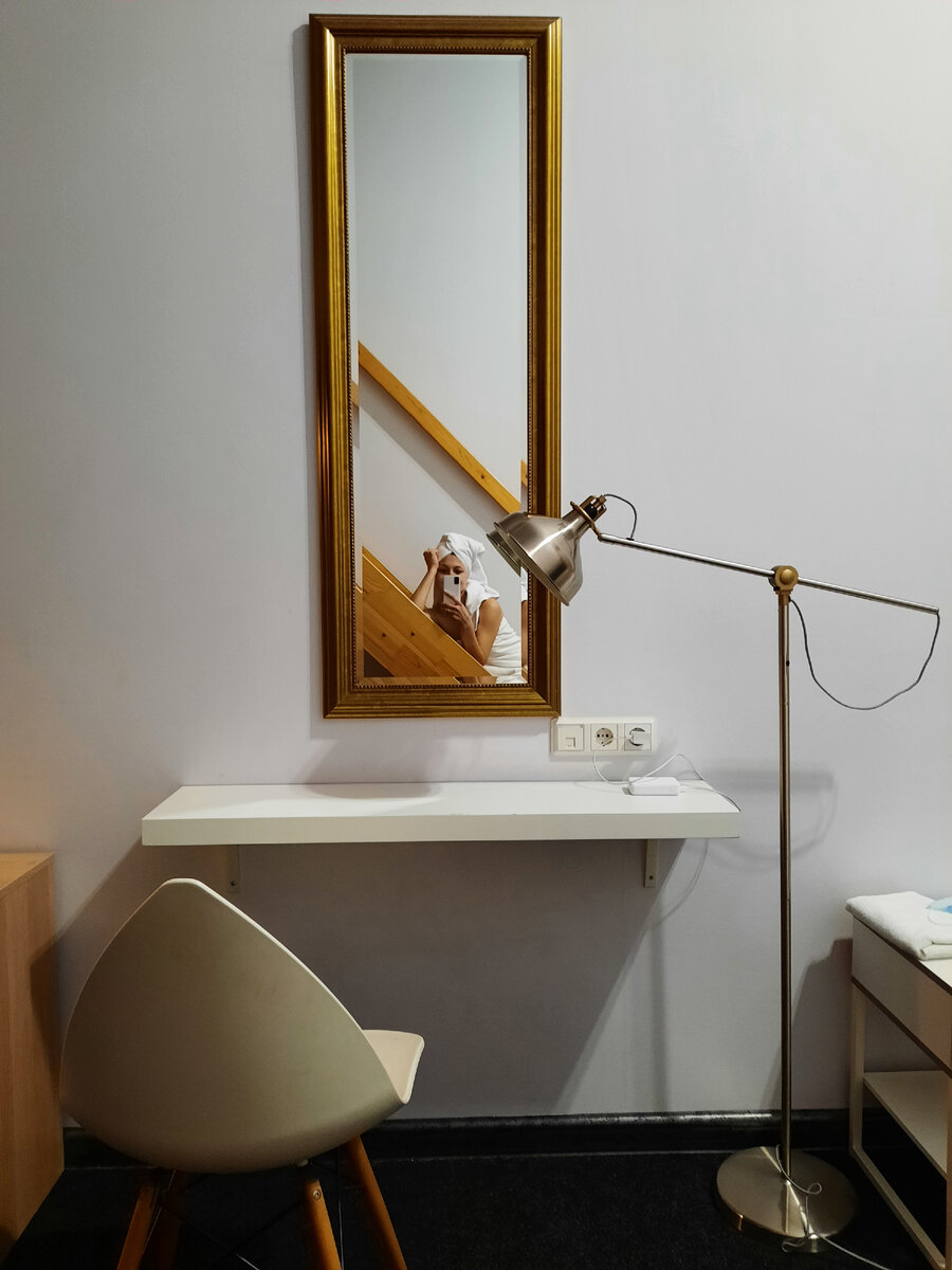 зеркала в номере большие