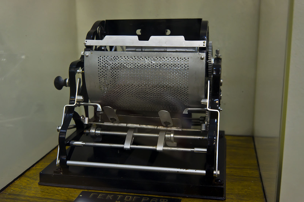 Примерно такой копировальный аппарат нашелся в доме  муллы Гумерова. Это экспонат из Мемориального дома-музея В.И. Ленина в Казани. Фото: art16.ru