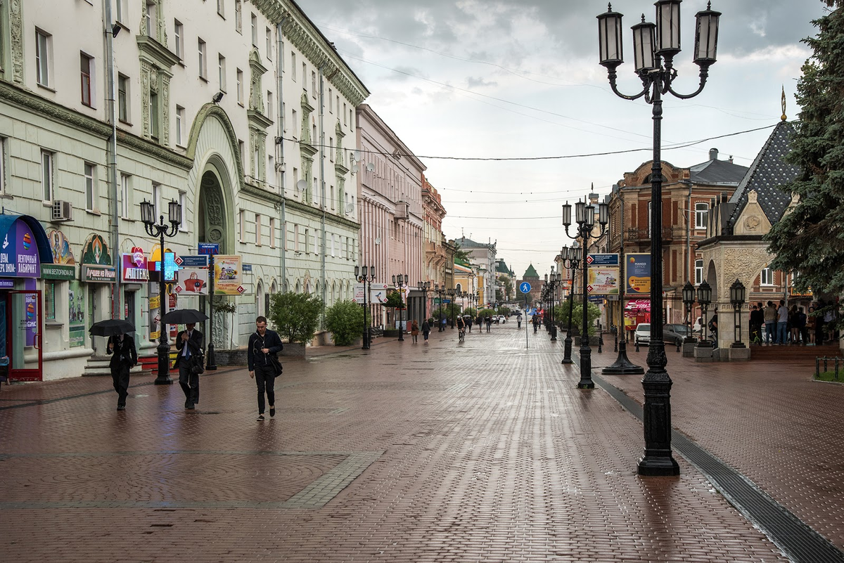 Улицы нижнего новгорода. Большая Покровская улица в Нижнем Новгороде. Нижний Новгород пешеходная улица Покровка. Большая Покровка Нижний Новгород. Нижний Новгород пешеходная улица большая Покровская.