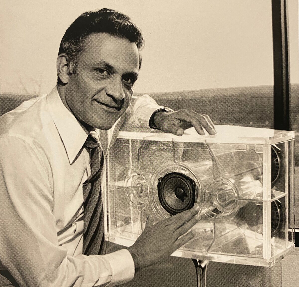 Амар Боуз и прозрачная модель 901-й серии, 1960-е