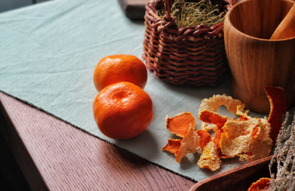 Сушите мандариновые корочки! Будем печь торт из мандариновой муки, делать  необычные подарки и использовать в быту | Живые вещи | Дзен