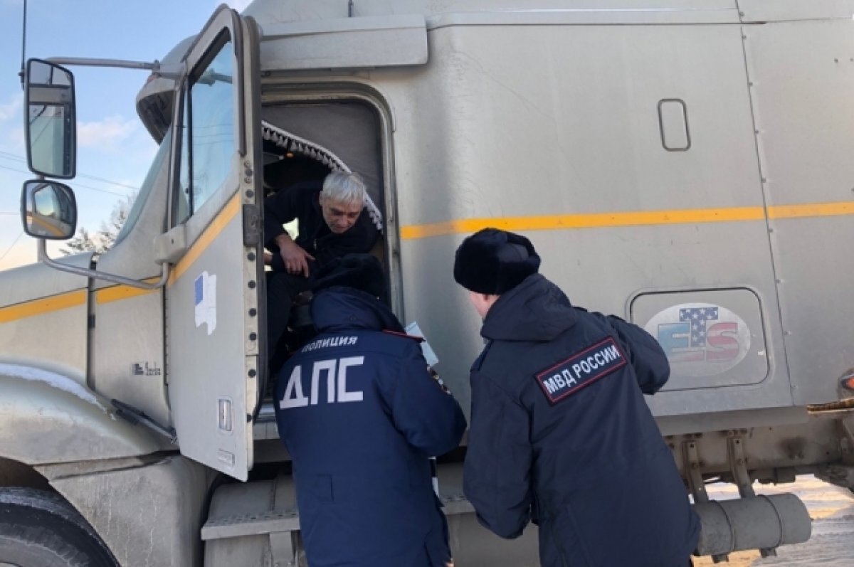    Более 200 грузовиков проверила ГИБДД в Екатеринбурге