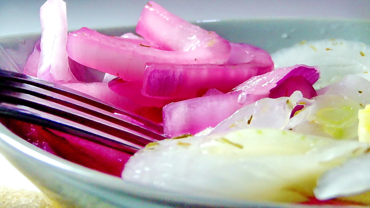 Маринованный лук для салата и шашлыка