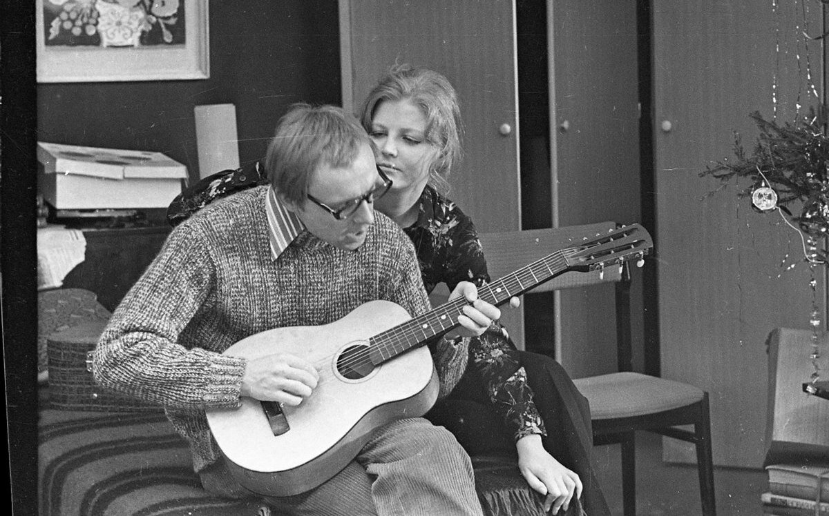     Ирония судьбы — главный новогодний фильм СССР и России. Рассказываем историю его создания