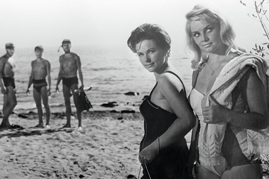     Как соперничали Фатеева и Кустинская: судьбы звёзд «Три плюс два»