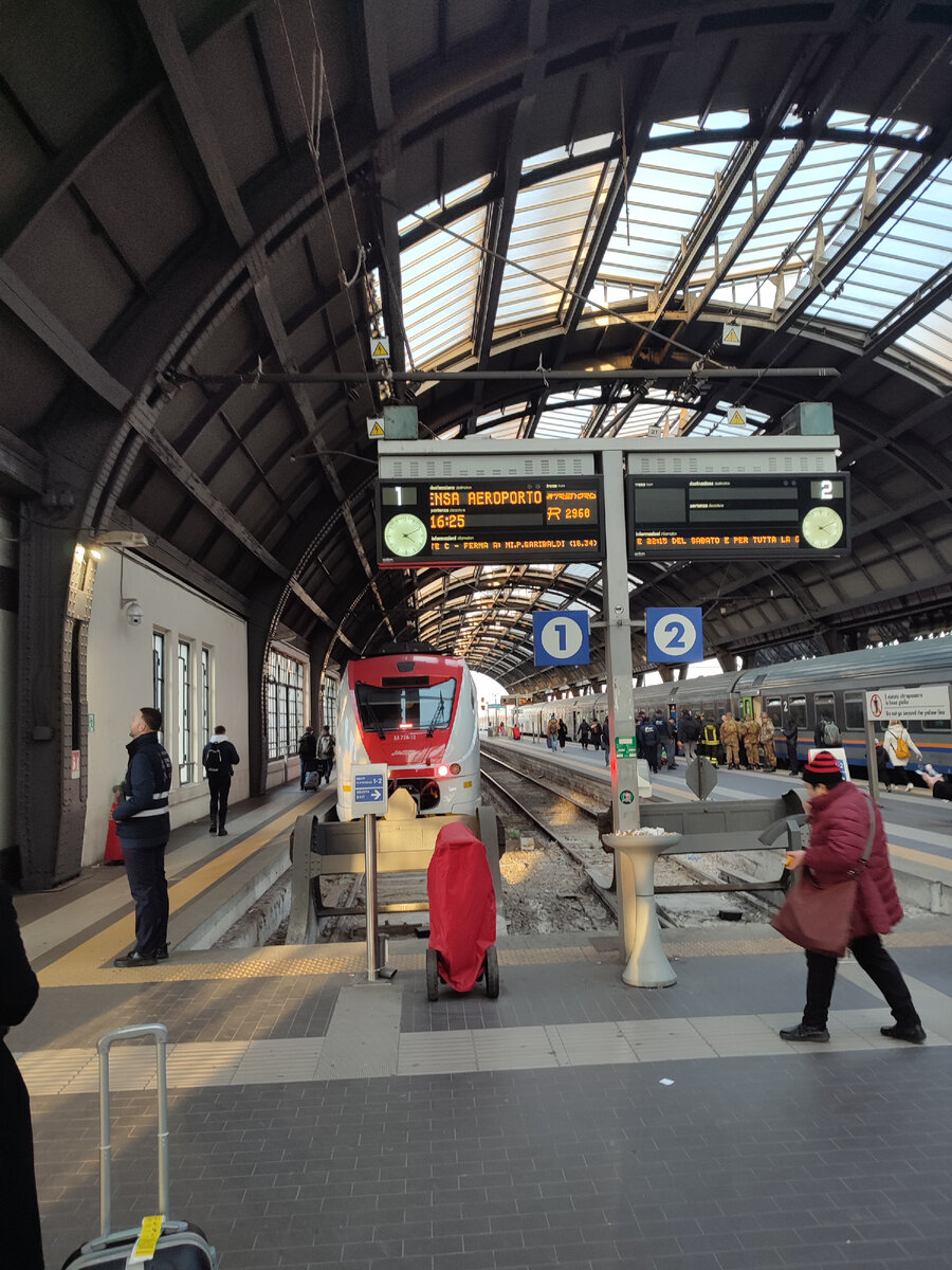 Милан, поезд  Тренорд в аэропорт Мальпенса