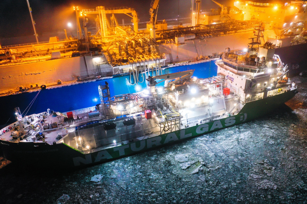 Бункеровщик "Дмитрий Менделеев" / Фото: "Газпромнефть"
