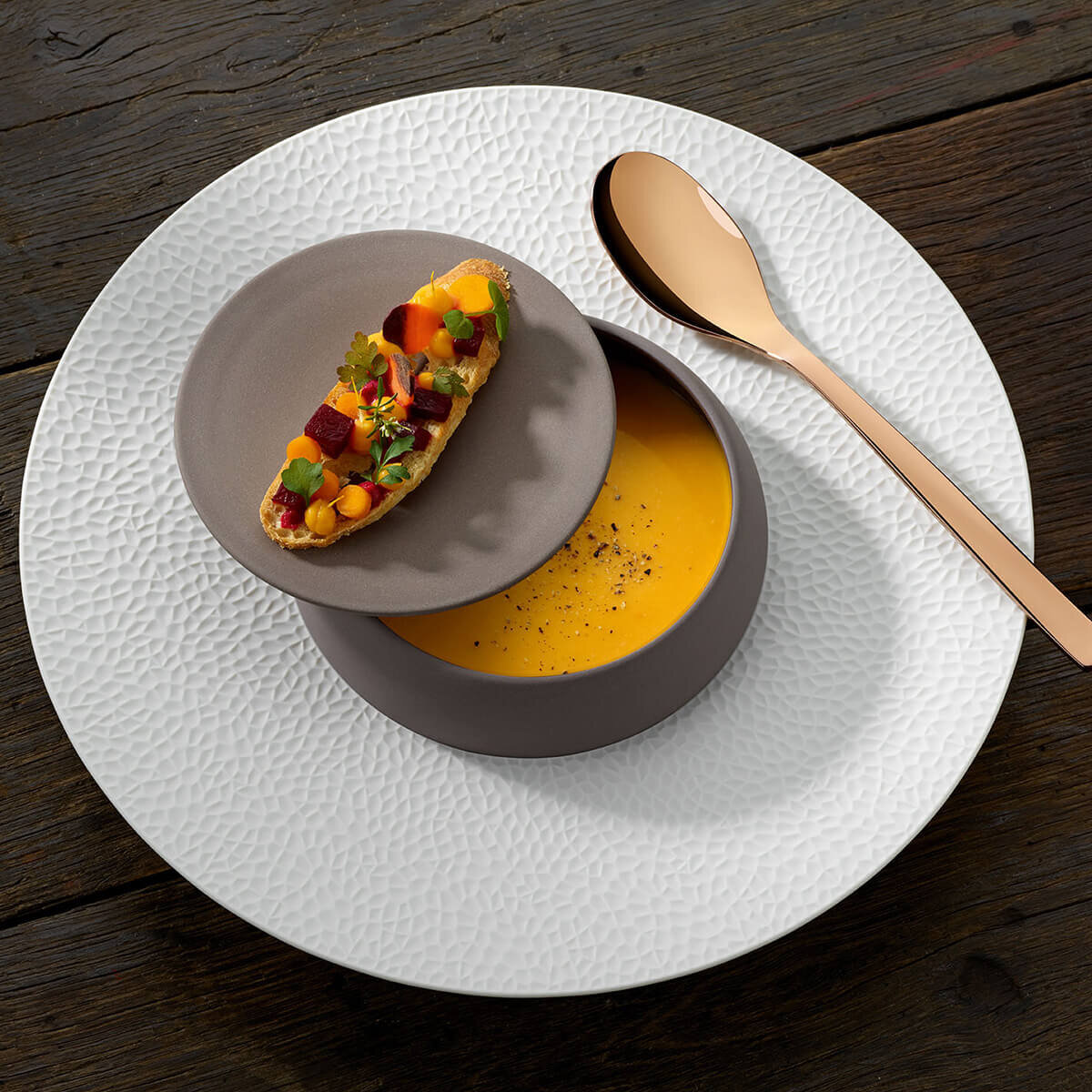 Тарелка с широкими полями D30 , COLLECTION L FRAGMENTS BLANC , DEGRENNE (Франция)