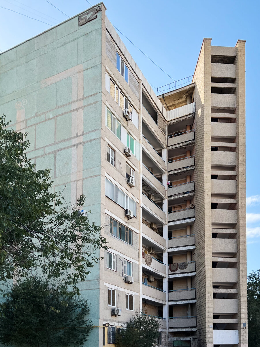 Дом 52А в 13 микрорайоне Актау.