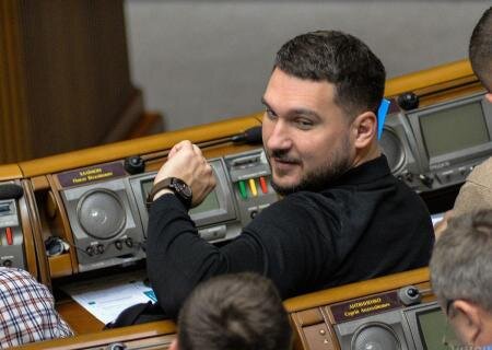    "Кому война, а кому — мать родна": замглавы "Слуги народа" за бесценок приобрёл особняк в центре Киева