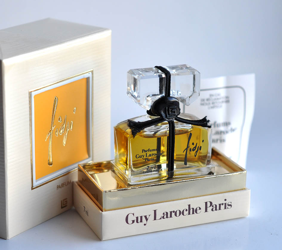 Fidji guy. Духи guy Laroche Fidji. Guy Laroche Fidji 14 ml. Духи guy Laroche Fidji летуаль. Guy Laroche Fidji женская.