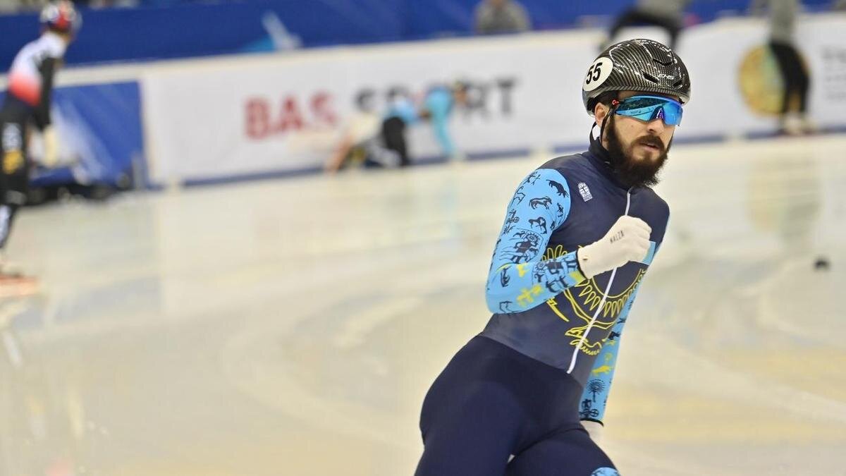    Денис Никиша жарыс кезінде:Сали Сабиров