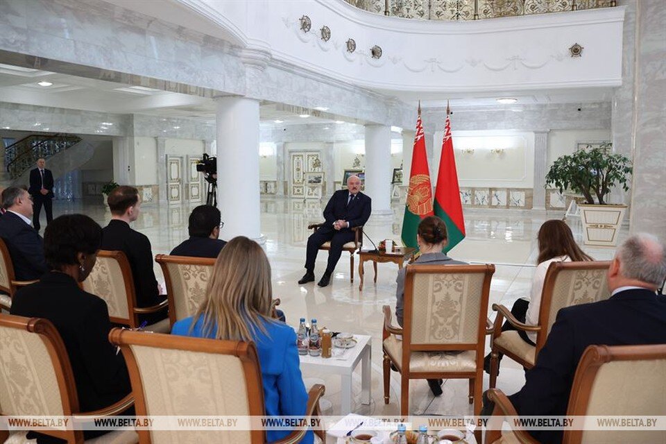     Александр Лукашенко 16 февраля 2023 года встретился с иностранными журналистами. Фото: БелТА.